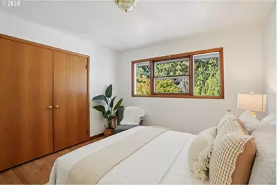 11851 SE Madison St, Portland, OR 97216 - Photo 24