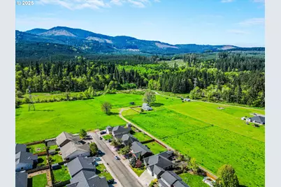 1231 SW 3rd Ave, Mill City, OR 97360 - Photo 4