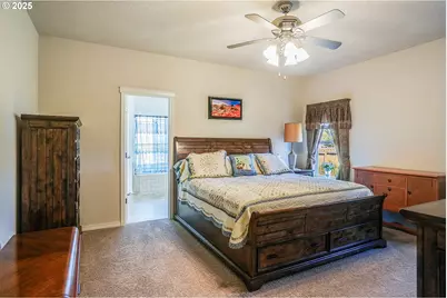 1231 SW 3rd Ave, Mill City, OR 97360 - Photo 32