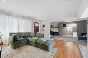 18149 SE Lincoln St, Portland, OR 97233 - Photo 8