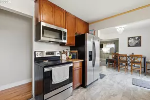 18149 SE Lincoln St, Portland, OR 97233 - Photo 20