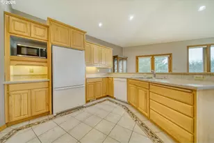 33750 Luttrell Farms Dr, Saint Helens, OR 97051 - Photo 8