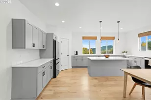 253 S Goble Creek Rd, Kelso, WA 98626 - Photo 16