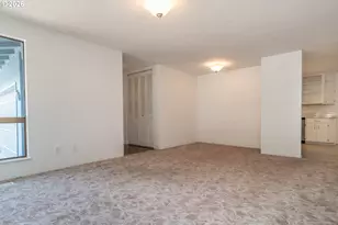 921 W Hickory St, Roseburg, OR 97471 - Photo 10