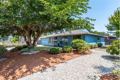 921 W Hickory St, Roseburg, OR 97471 - Photo 2