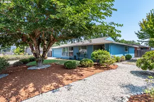 921 W Hickory St, Roseburg, OR 97471 - Photo 2