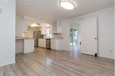 921 W Hickory St, Roseburg, OR 97471 - Photo 14