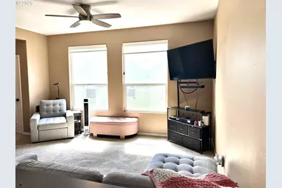 12226 SE Long St, Portland, OR 97236 - Photo 4