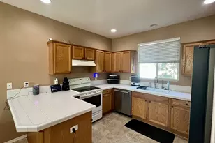 12226 SE Long St, Portland, OR 97236 - Photo 6