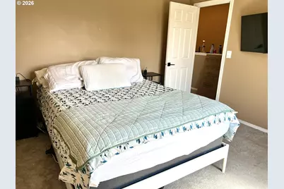12226 SE Long St, Portland, OR 97236 - Photo 12