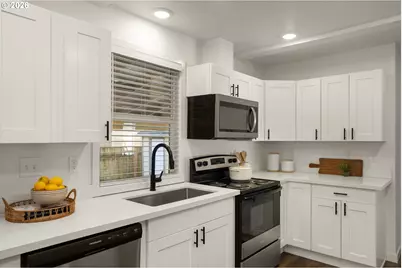 411 NE 92nd Ave, Portland, OR 97220 - Photo 12