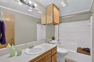 15805 NE Thompson St, Portland, OR 97230 - Photo 26
