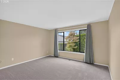 15805 NE Thompson St, Portland, OR 97230 - Photo 20
