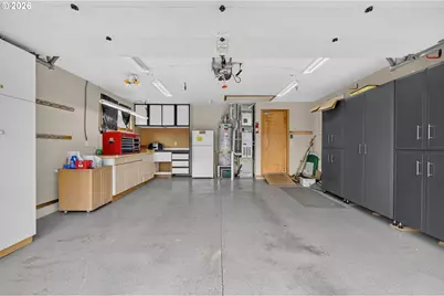 15805 NE Thompson St, Portland, OR 97230 - Photo 32