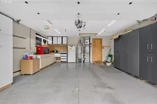 15805 NE Thompson St, Portland, OR 97230 - Photo 32