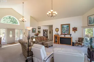 4300 Oak Hill Rd, Roseburg, OR 97471 - Photo 10