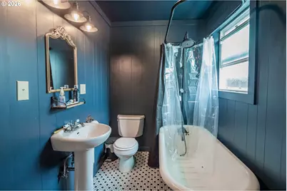 1119 Ash Ave, Cottage Grove, OR 97424 - Photo 20