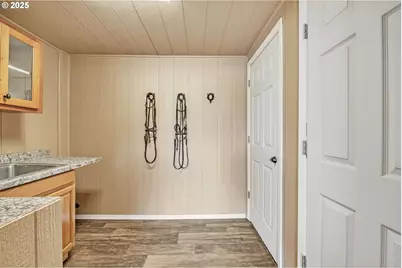 453 Riverwood Ln, Oakland, OR 97462 - Photo 14