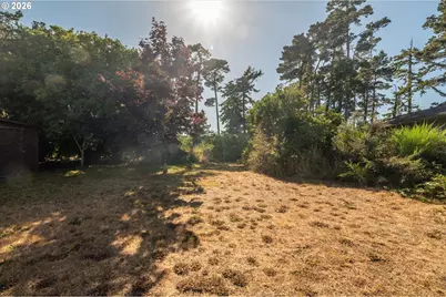 1633 Maple St, Florence, OR 97439 - Photo 38
