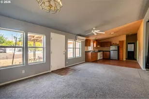 1633 Maple St, Florence, OR 97439 - Photo 2