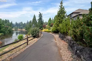 2925 SE Cleveland Dr, Gresham, OR 97080 - Photo 46