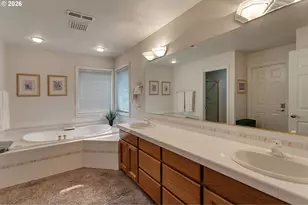 2925 SE Cleveland Dr, Gresham, OR 97080 - Photo 22