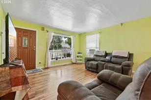 1915 23rd St NE, Salem, OR 97301 - Photo 4