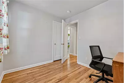 1915 23rd St NE, Salem, OR 97301 - Photo 18