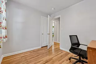 1915 23rd St NE, Salem, OR 97301 - Photo 18