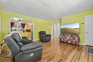 1915 23rd St NE, Salem, OR 97301 - Photo 6
