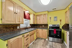 1915 23rd St NE, Salem, OR 97301 - Photo 10