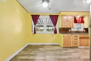 1915 23rd St NE, Salem, OR 97301 - Photo 8