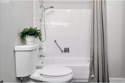 8325 SW Terwilliger Blvd, Portland, OR 97219 - Photo 8