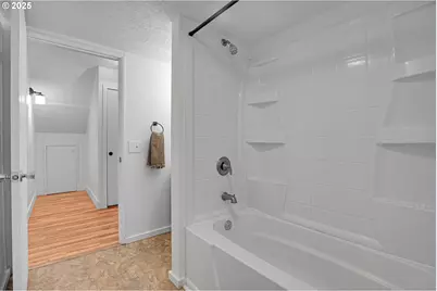 8325 SW Terwilliger Blvd, Portland, OR 97219 - Photo 20