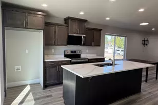 440 W Harrison St, Roseburg, OR 97471 - Photo 10