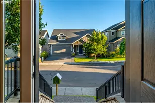 623 N V St, Washougal, WA 98671 - Photo 4