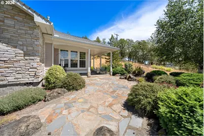 420 Cascara Ln, Roseburg, OR 97471 - Photo 4