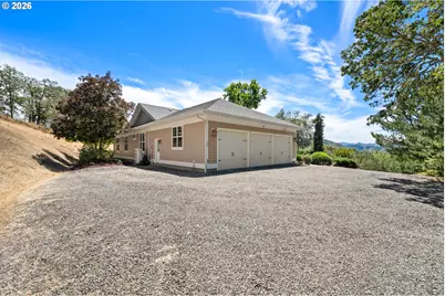 420 Cascara Ln, Roseburg, OR 97471 - Photo 8