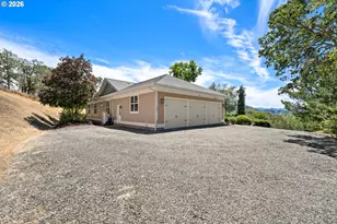 420 Cascara Ln, Roseburg, OR 97471 - Photo 8