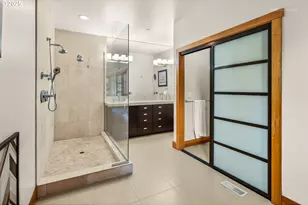 7604 S Hood Ave, Portland, OR 97219 - Photo 22