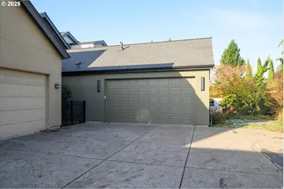 2961 Lord Byron Pl, Eugene, OR 97408 - Photo 26