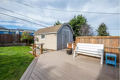 1960 Lincoln St, North Bend, OR 97459 - Photo 40