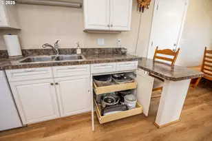 1960 Lincoln St, North Bend, OR 97459 - Photo 10