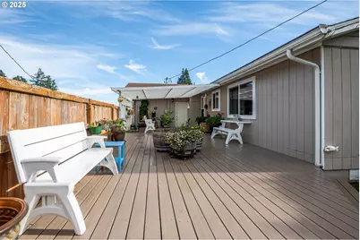 1960 Lincoln St, North Bend, OR 97459 - Photo 38