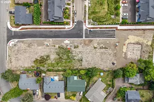 235 SE Jensen Ave, Corvallis, OR 97333 - Photo 12