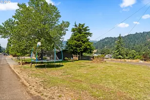 696 Crowe Ave, Drain, OR 97435 - Photo 6