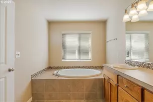 3962 SE Discovery St, Hillsboro, OR 97123 - Photo 26