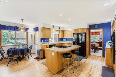 8225 SW Gearhart Dr, Beaverton, OR 97007 - Photo 8