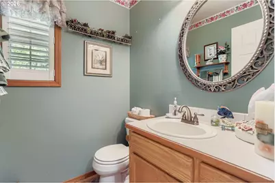 8225 SW Gearhart Dr, Beaverton, OR 97007 - Photo 14