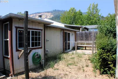 721 NE Maple Ave, Myrtle Creek, OR 97457 - Photo 18
